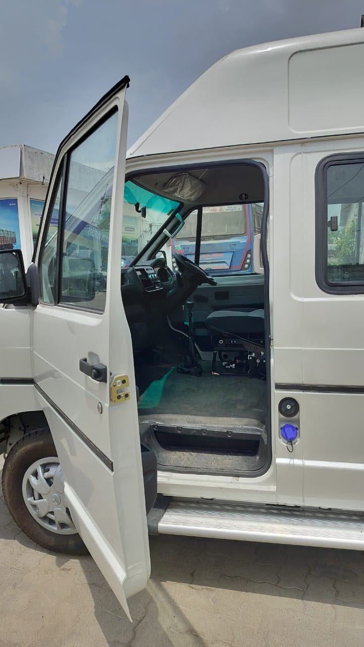 Tempo Traveller 12-Seater photo